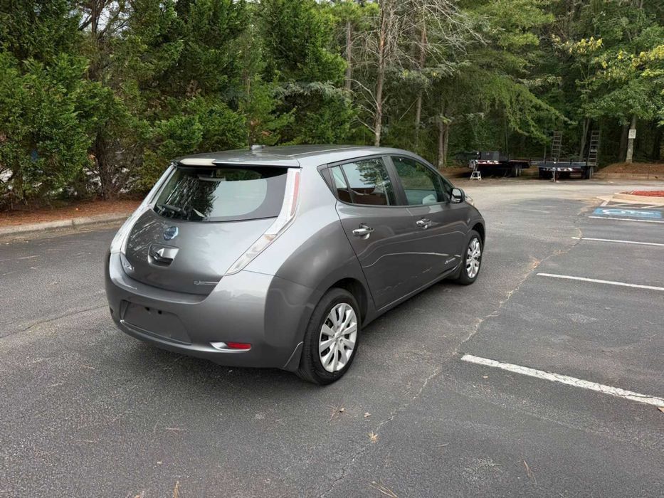 Nissan LEAF      2015