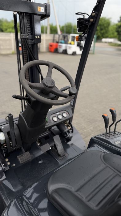 Навантажувач Doosan D30-G PRO 5 Погрузчик
