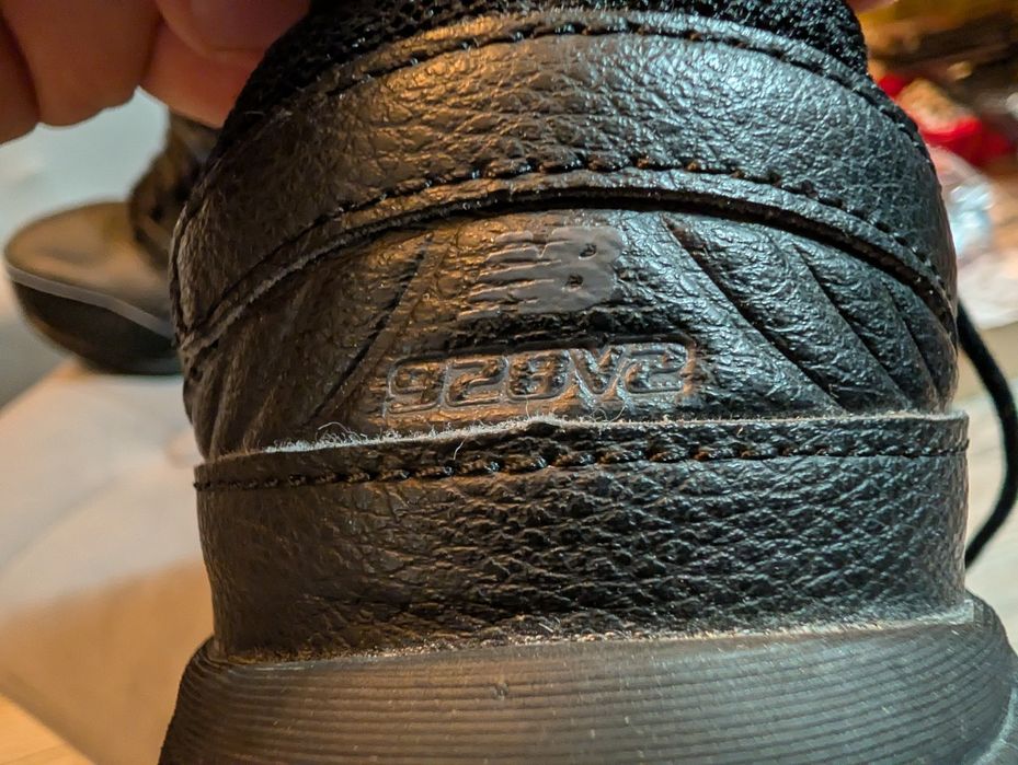 Buty damskie skórzane New balance 928v2