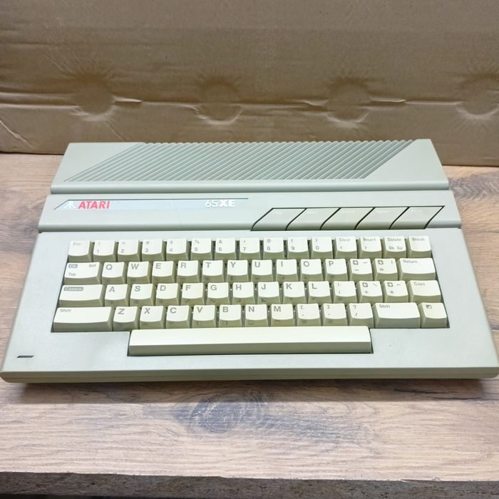 Atari 65XE – klasyk PRL – stan wizualny bdb, nie testowany