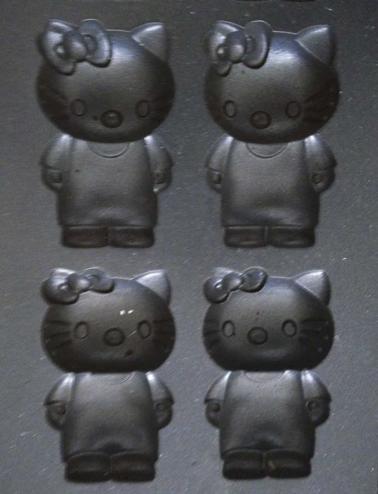 Máquina Waffles Hello Kitty Profissional Quase Nova e Barata