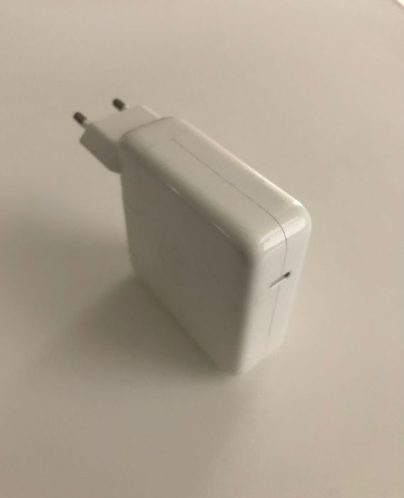 61W USB-C Power Adapter для Mac Book Pro/iPhone/iPad оригинал