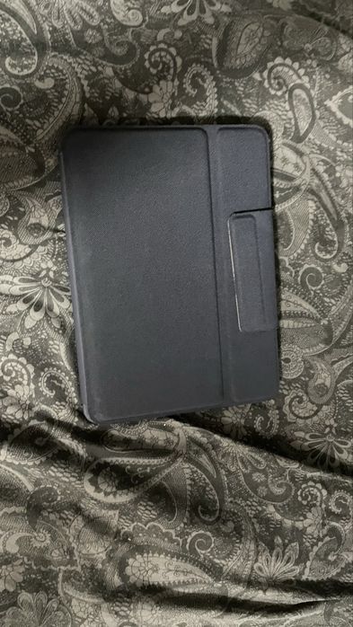 Apple iPad + Чохол-клавіатура Logitech Combo Touch (в ідеальному стані)