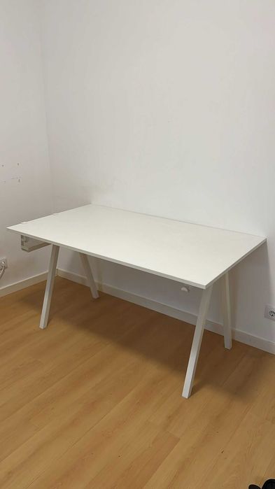 mesa ikea TROTTEN
