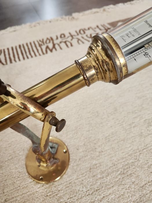 Barómetro de navio vintage