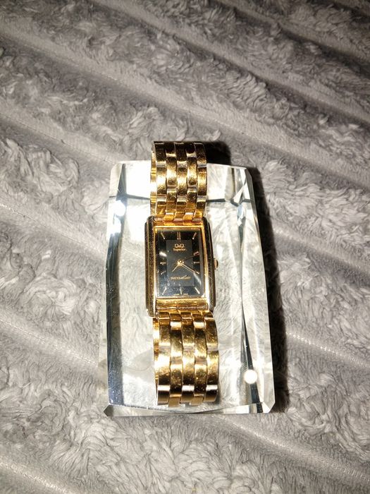 Женские часы  Q&Q