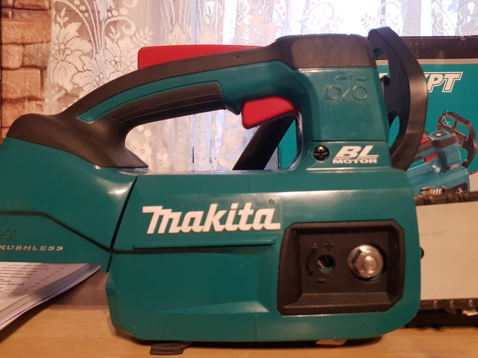 Piła łańcuchowa Makita Duc254Z