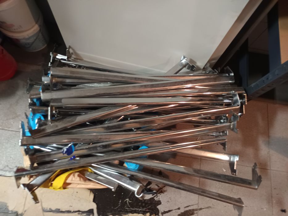 Sklepowe wyposażenie Ramię owalne, zawieszka, wsporniki do półek,