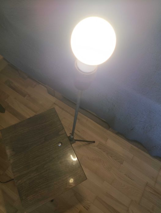 Gazetnik ze stolikiem i lampą / stolik PRL