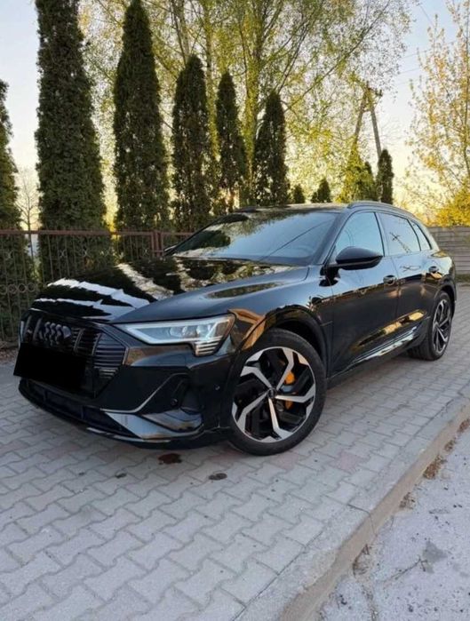 Audi e-tron S Line