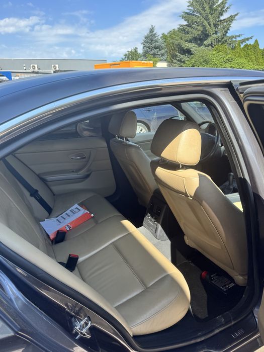 BMW e90 320i 2005