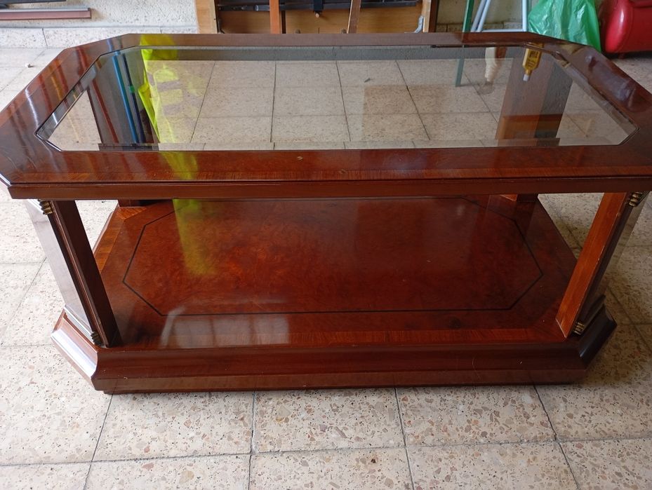 Mesa de centro em Mogno