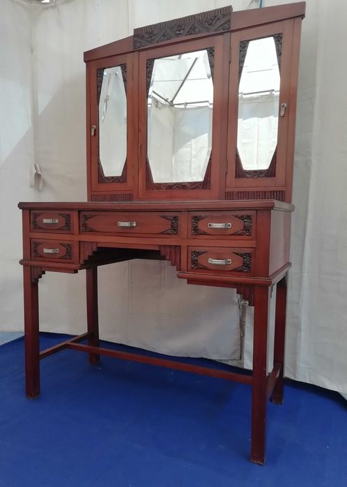 Móvel Penteador ou Toucador em madeira maciça e espelho triplo