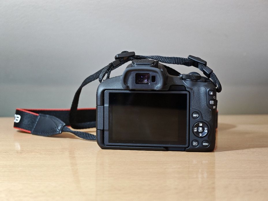 Canon EOS R50 Corpo | Garantia até 2029 | ~5.000 disparos