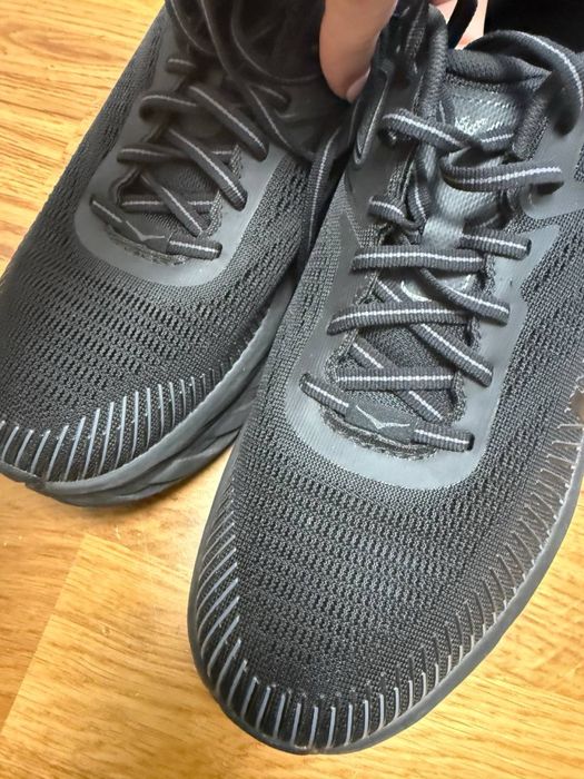 кросівки Hoka one one