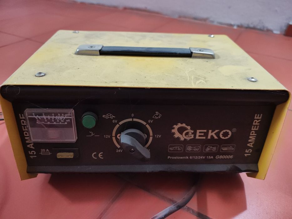 PROSTOWNIK TRANSFORMATOROWY GEKO G80006 6/12/24V 15AMPER
