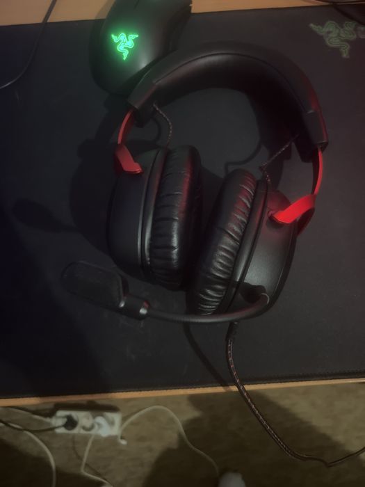 Headsets HIPERX  CLOUD III completamente novos