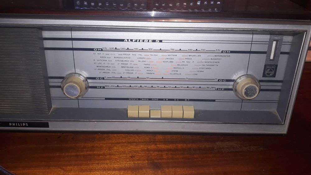 Antigo Rádio Philips Alfiere 5 (de 1964)