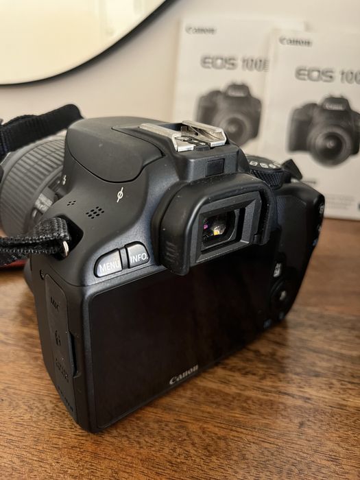 Canon EOS 100D + Objetiva EF-S 18-55mm IS STM + Bolsa Original