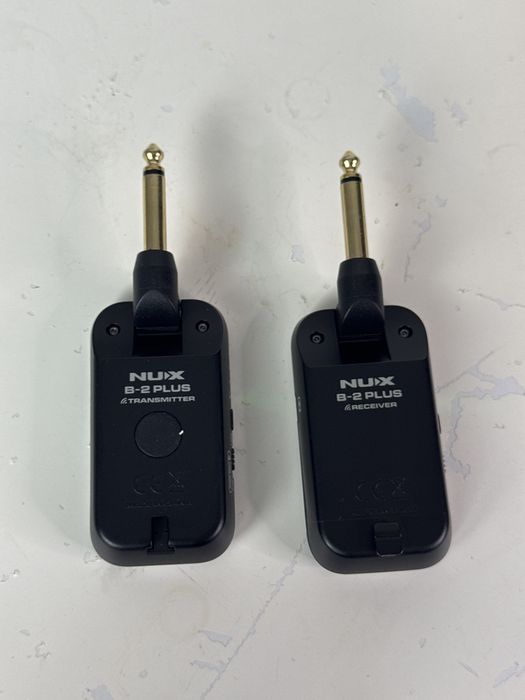 Nux B-2 PLUS wireless system Sistema sem fio para guitarra