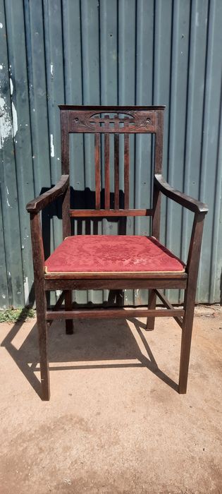 Cadeirão Muito Antigo