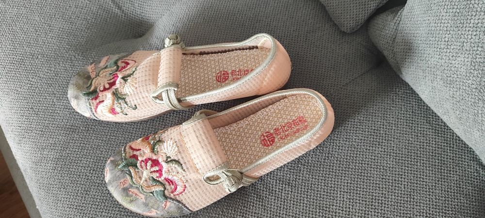 Cichobiegi Półbuty damskie baletki haft siateczka r. 38 nude beż brąz