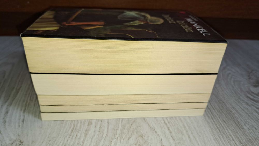Henning Mankell Piramida Cios Szczelina Pierwsze śledztwa Biała lwica