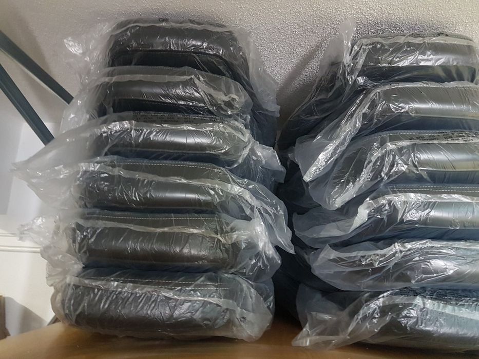 Cadeira novas pele sintética. Só as costas. Aceito propostas.