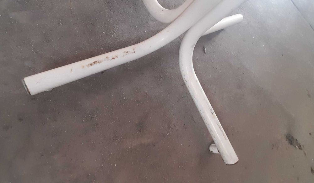 Mesa de jantar redonda em vidro