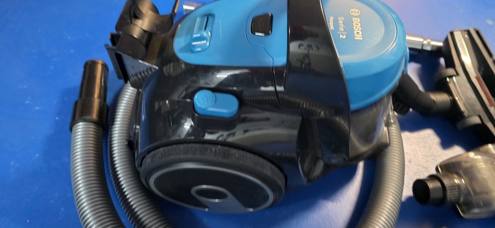 Aspirador Bosh com acessórios