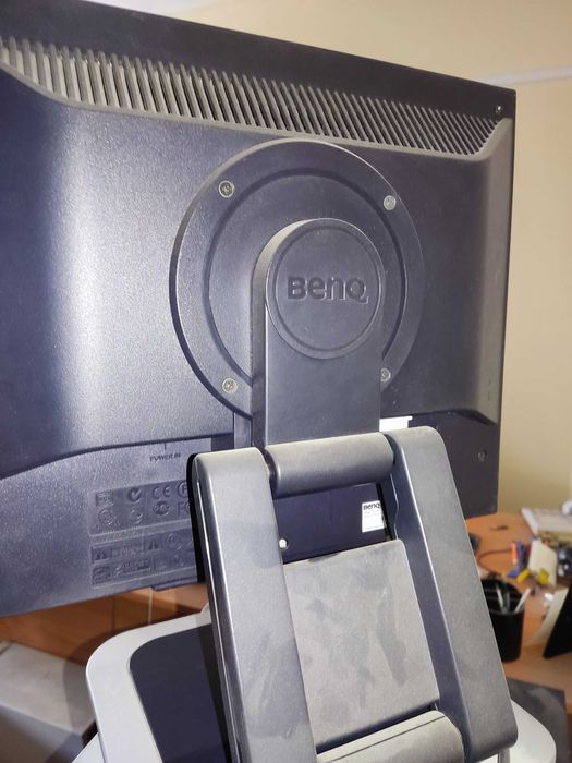 Монитор 17" BenQ FP72G+D. Б/У. Хороший. Повреждена верхняя рамка.