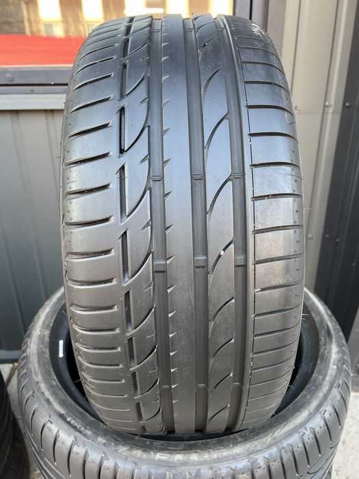 Літні шини 235/40/19 96Y Bridgestonr Potenza S001