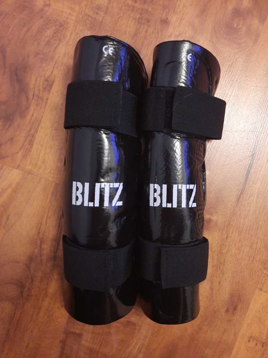Ochraniacze na golenie piszczele karate taekwondo sztuki walki Blitz