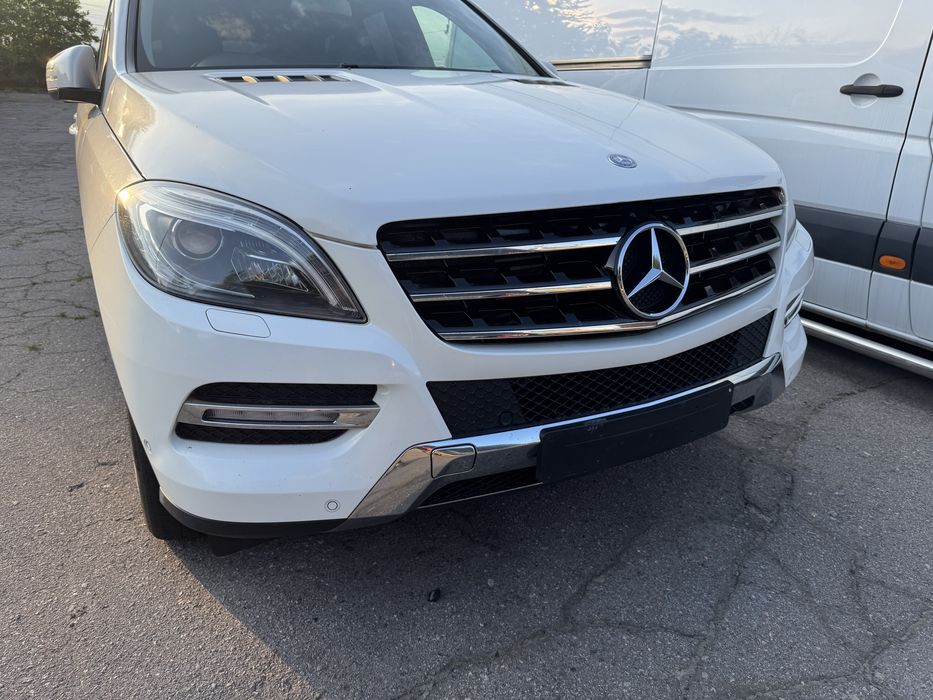 Морда ML W166 Mercedes передок бампер передній amg капот фари ILS крило ліве праве решітка телевізор мл 166 2011-2015