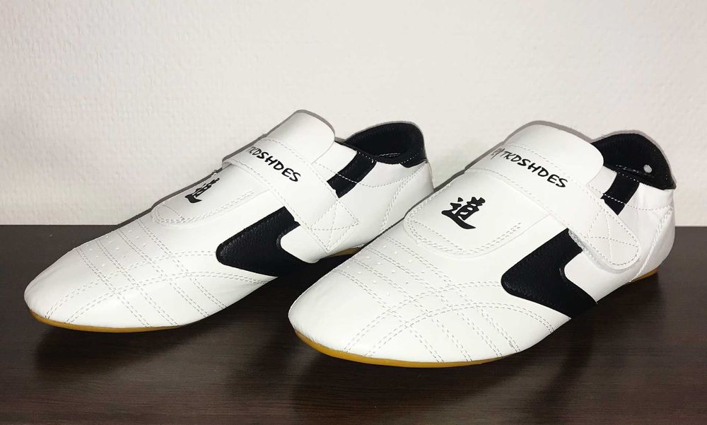 Buty sportowe Unisex do Taekwondo, Kung-Fu, ultralekkie, roz. 44, nowe