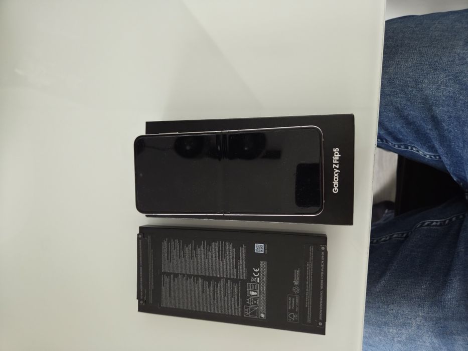 Sprzedam Samsung Z FLIP5