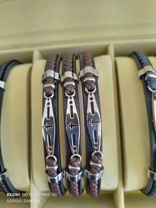 Pulseiras em pele original e aço inoxidável