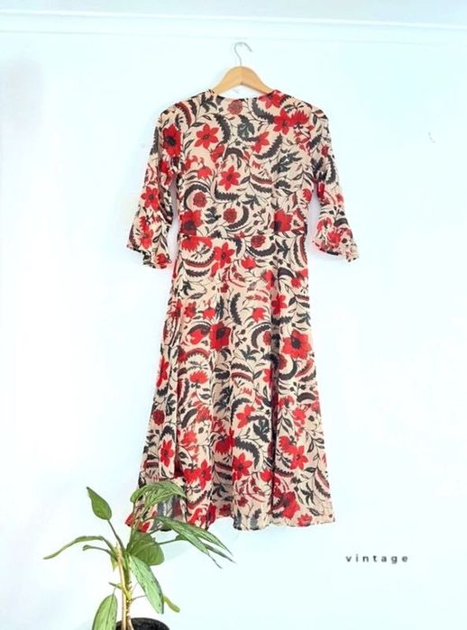 Vestido Casual-Romântico – Tamanho L – Flores Vermelhas