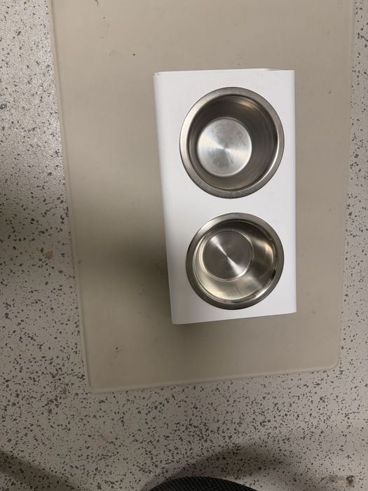 miski dla psa z podstawą westwing