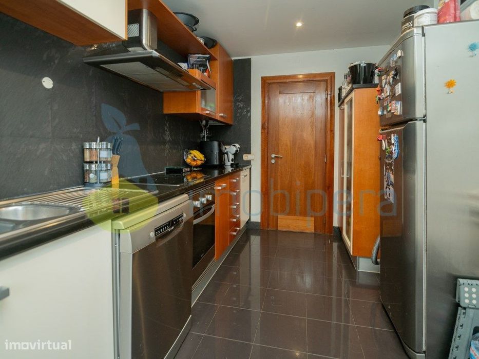 Excelente apartamento T2 localizado sobre o Rio Arade na Boca do Ri...