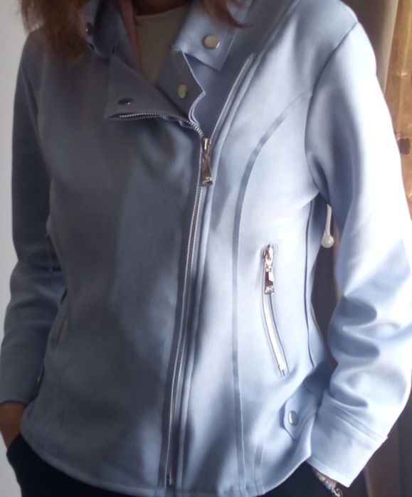 Vendo casacos femininos leves e elegantes