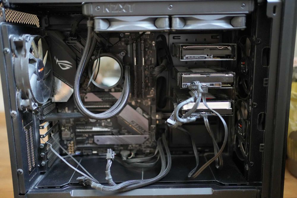 Комп'ютер Intel i9 9900k, водянка, DD4 64Gb, Корпус і БЖ Be Quiet 750W