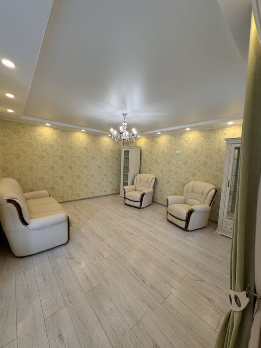 Продам диван і  2 крісла - шкіра