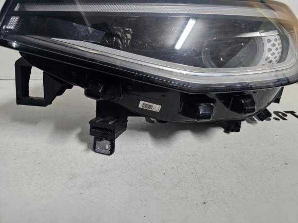Otica Esq VOLKSWAGEN ID 4 l 23- l 126002