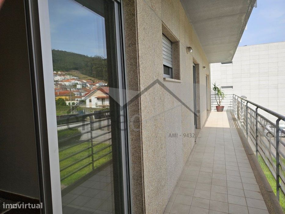 Meadela - Apartamento T3 em Condomínio Fechado