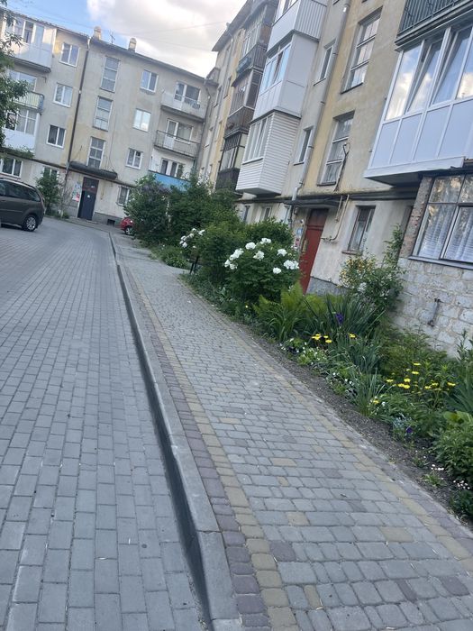 Продам 1 км.квартиру центр,вул.Грушевського 7 ,власник