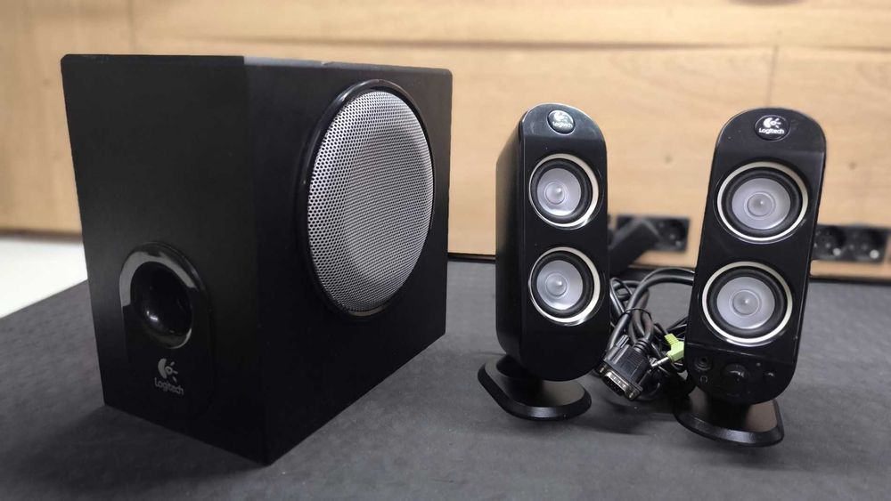 Conjunto Colunas Logitech X-230 2.1