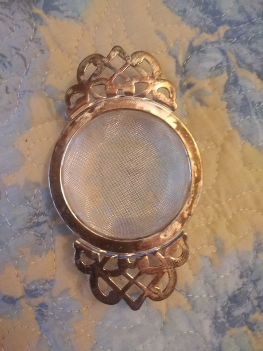 Coador de chá e colher banhado a prata