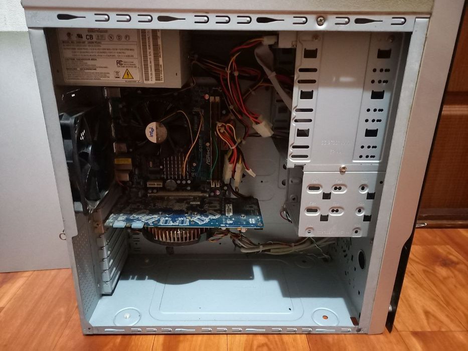 Продам компьютер в рабочем состоянии и монитор в подарок