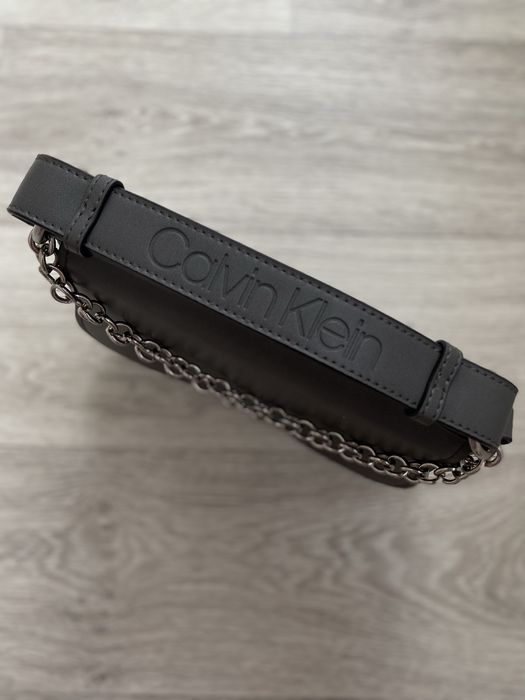 Сумка крос-боді оригінал Calvin Klein!